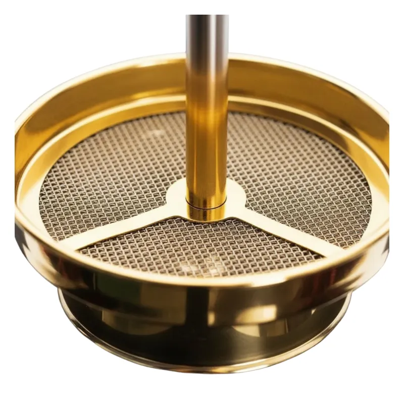 Gestor de calor El Nefes Titanium tipo screen tradicional con acabado dorado brillante para cachimba rejilla