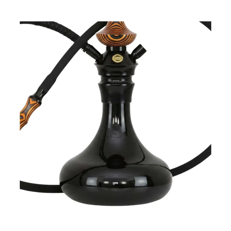 Japona Hookah Shuriken Mini Orange-Black cachimba rusa con acabado naranja y negro exclusivo, verdadera obra maestra con mástil de madera tostada con formas enlazadas y partes en acero inoxidable, plato con parte de acero y madera y base de cristal soplado a mano con encaje a presión en The Good Shisha