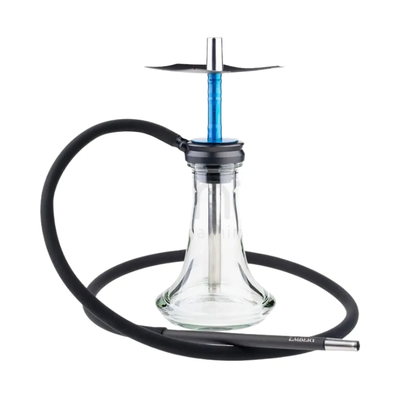 Cachimba Embery Mini Mono ucraniana fabricada en acero inoxidable y aluminio anodizado con novedoso sistema de purga integrado en la cámara, base, boquilla, plato, manguera de silicona y juego completo de gomas en The Good Shisha