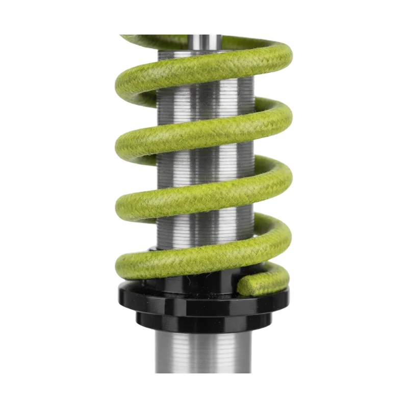 Cachimba Shi Carver Static rusa inspirada en el mundo del motor con mástil en forma de amortiguador, cámara de acero inoxidable y aluminio anodizado
