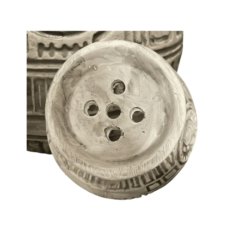 Cazoleta Helium Death Star de barro blanco pintada a mano con zona de carga sin esmaltar