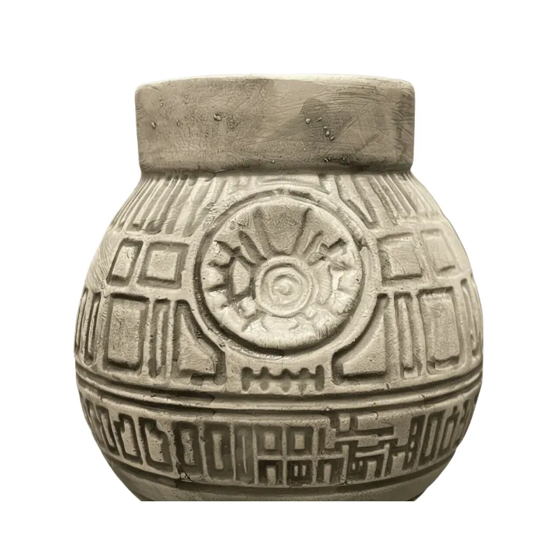 Cazoleta Helium Death Star de barro blanco pintada a mano con zona de carga sin esmaltar