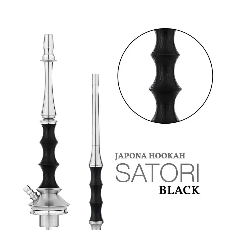 Cachimba Japona Hookah Satori rusa premium fabricada completamente en acero inoxidable V2A con difusor regulable en 4 posiciones, diseño inspirado en la arquitectura japonesa con estética minimalista, boquilla de acero y madera tratada y manguera de silicona con muelle protector en The Good Shisha