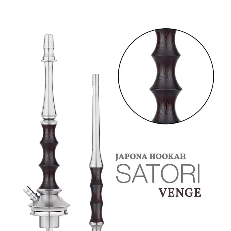 Cachimba Japona Hookah Satori rusa premium fabricada completamente en acero inoxidable V2A con difusor regulable en 4 posiciones, diseño inspirado en la arquitectura japonesa con estética minimalista, boquilla de acero y madera tratada y manguera de silicona con muelle protector en The Good Shisha