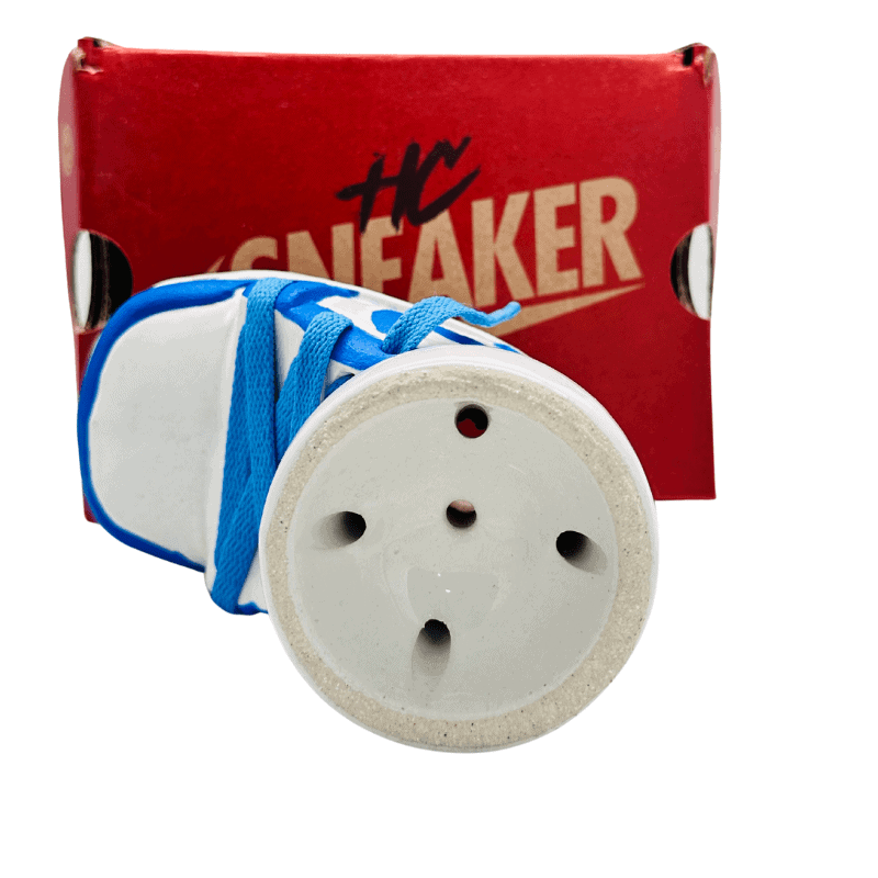 Cazoleta HC Sneakers de barro blanco con chamota pintada a mano con cordones reales