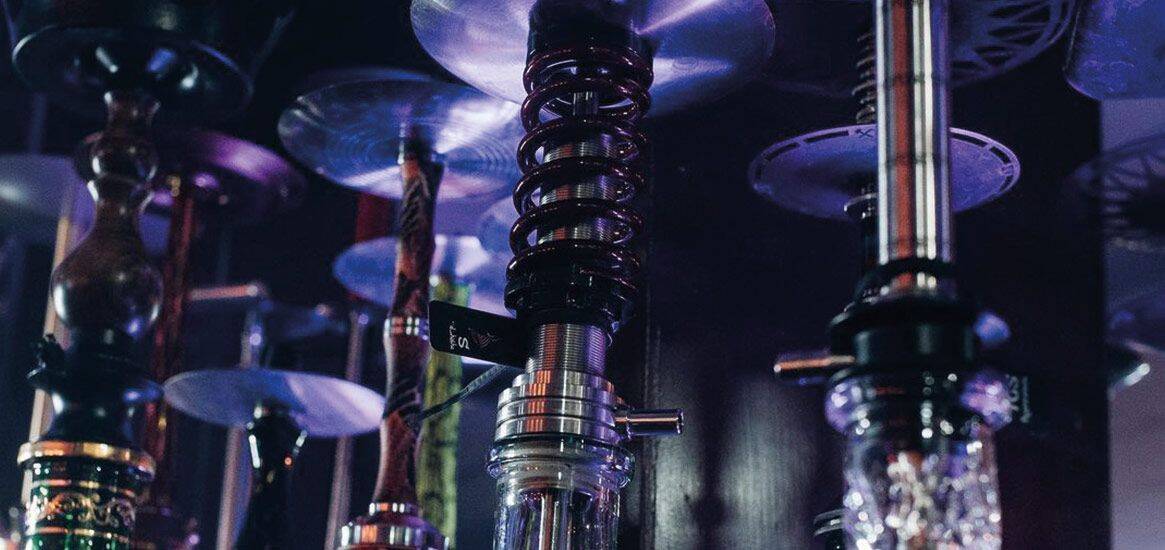 Cómo elegir el tamaño de la cachimba ideal según la frecuencia de uso, portabilidad, número de usuarios y experiencia de fumar.