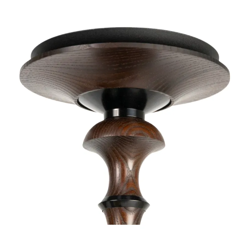 Cachimba Japona Hookah Lotus rusa premium de 62 cm inspirada en la arquitectura tradicional japonesa, fabricada en madera vengué tratada al agua, con cámara en aluminio anodizado y acero inoxidable y base de cristal templado negro brillante en The Good Shisha