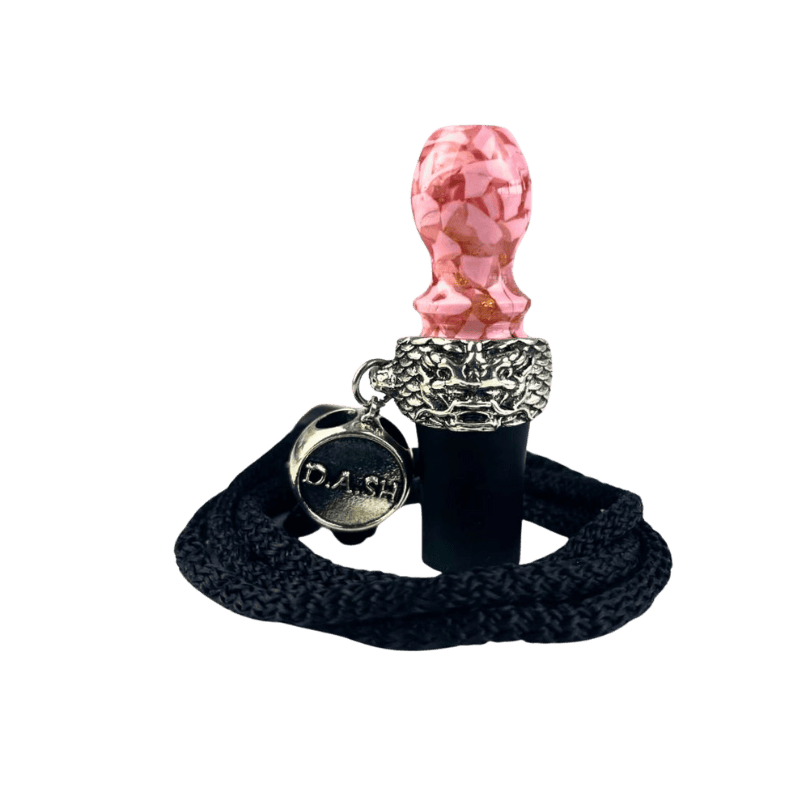 Imagen de la boquilla Resin Dragon de The Good Shisha, fabricada en resina con un anillo de acero que forma un dragón, ideal para higiene y estilo.