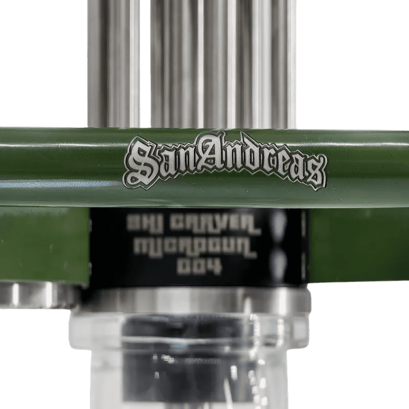 Cachimba Shi Carver MicroGun San Andreas edición limitada inspirada en GTA con acero inoxidable AISI 304 y cámara de poliacetato