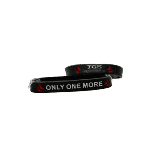 Pulsera TGS de silicona negra, resistente y cómoda, diseñada por The Good Shisha