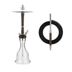 Cachimba Hoob Enzo Wood rusa premium fabricada en madera maciza de alta calidad Wenge o nogal americano, con diseño inspirado en la silueta de un cigarro, tiro tradicional cerrado y acabado cálido y sofisticado en The Good Shisha