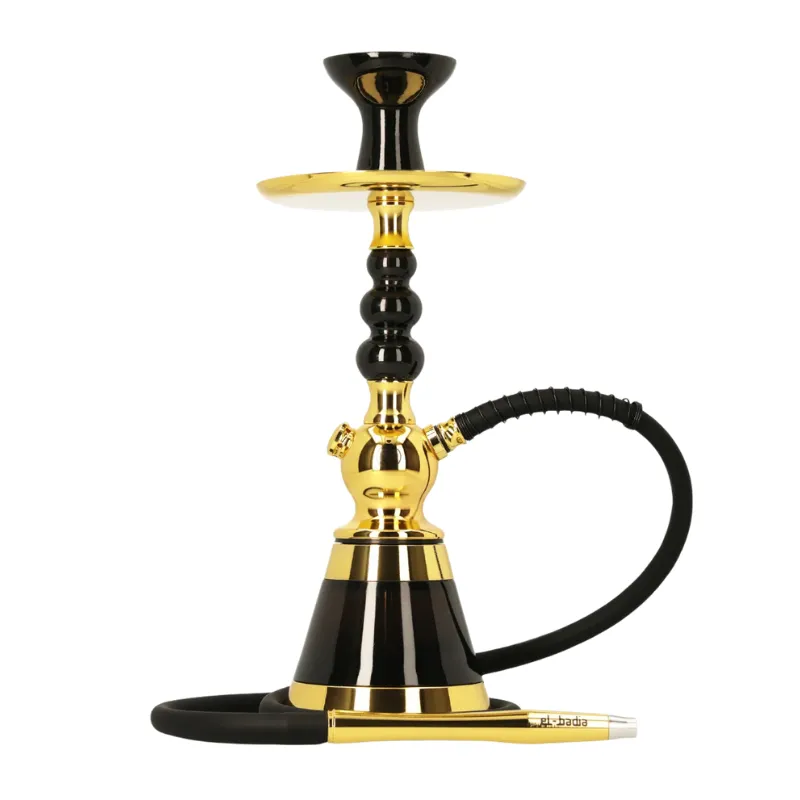 Cachimba El Badia Celeste Gold Black Edition francesa de 45 cm con base dorada efecto espejo, columna de tres bolas en acrílico negro, conectores dorados y manguera de silicona en The Good Shisha